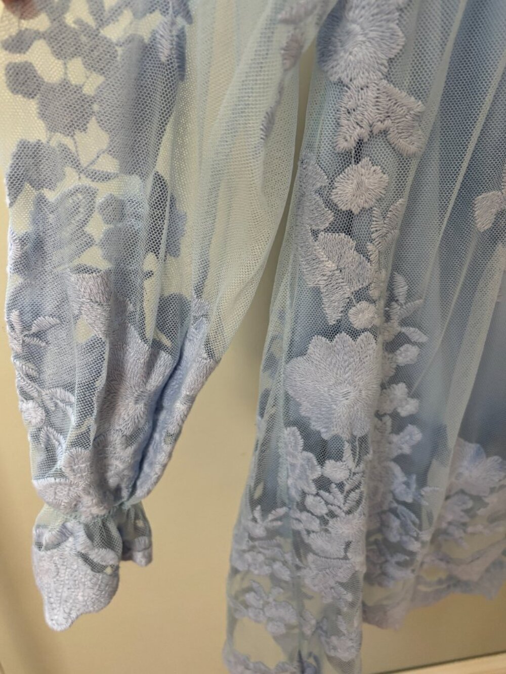 Marled Chambray Blue Off-Shoulder Lace Blouse Large NWT - Picture 3 of 7